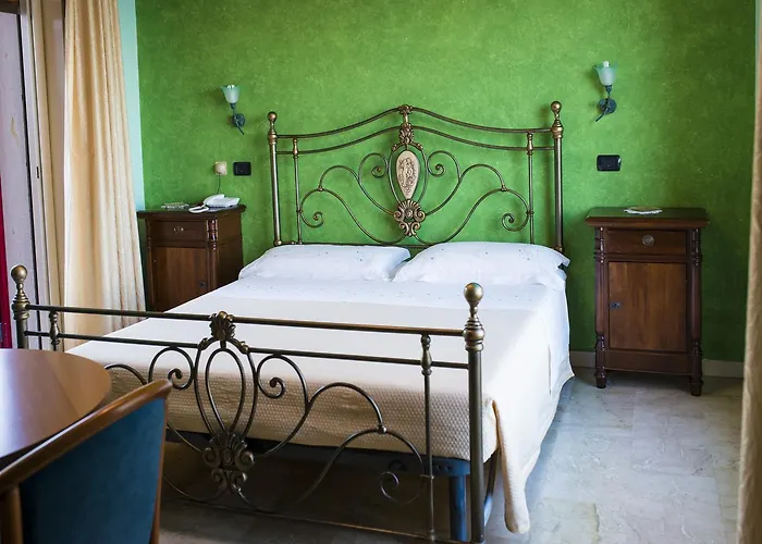 Nizza 尼扎迪西奇利亚